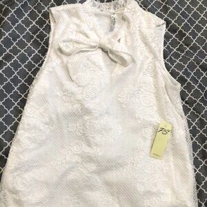 PerSeption Concept Medium White lace flower blouse